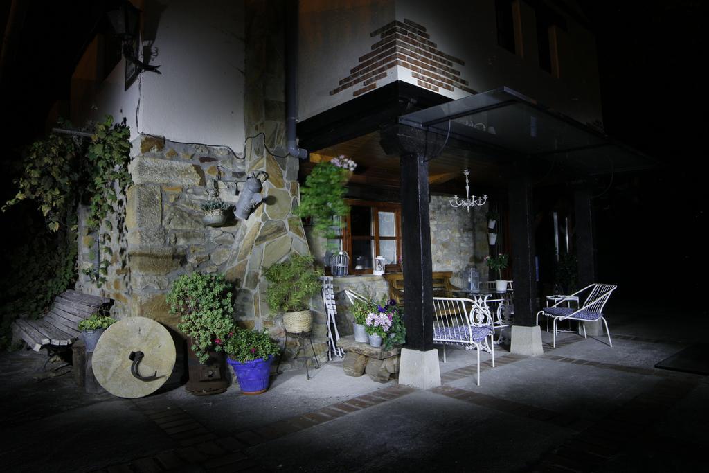 Gasthaus Agroturismo Ibarra Amorebieta-Etxano Exterior foto